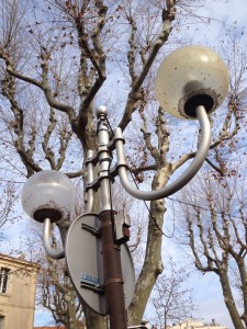 candélabre avec luminaire boule